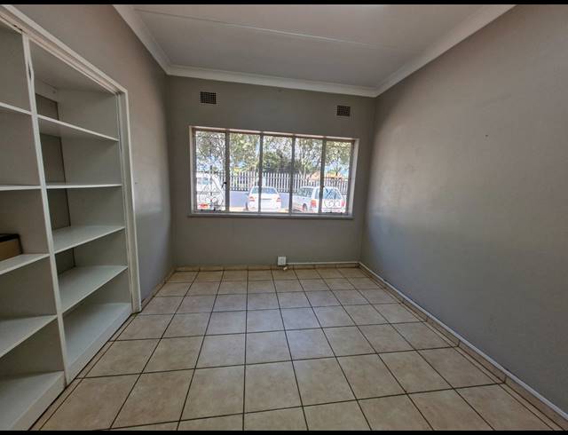 991M² OFFICE TO LET IN RAVENSWOOD